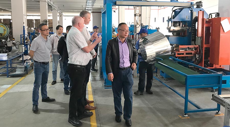 三年疫情后首訪！英國(guó)客戶Buyitdirec蒞臨金環(huán)電器視察